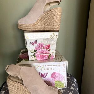 Cream Wedge from Kenneth Cole